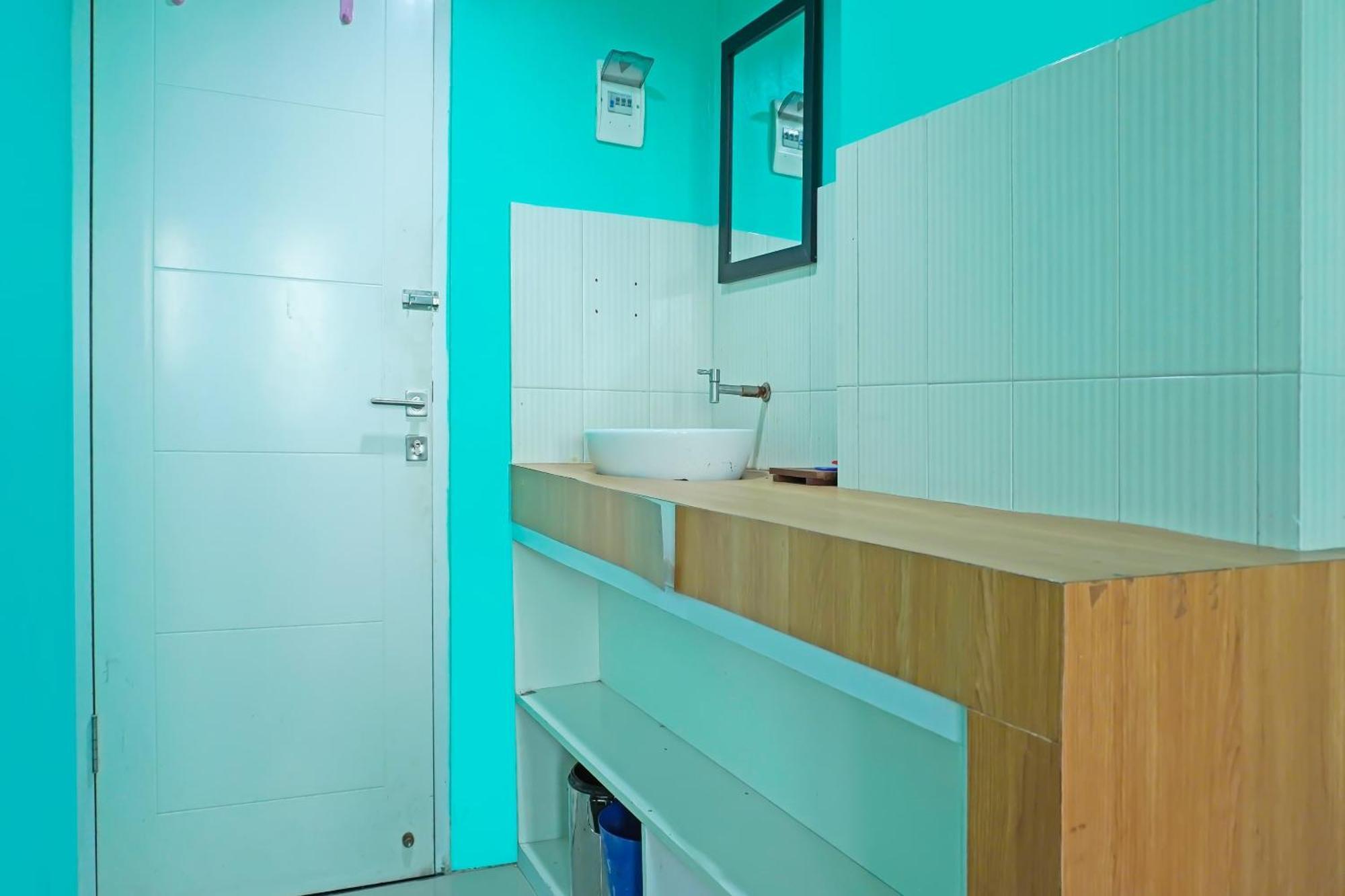Oyo 90391 Gkitroom Karawang Kültér fotó