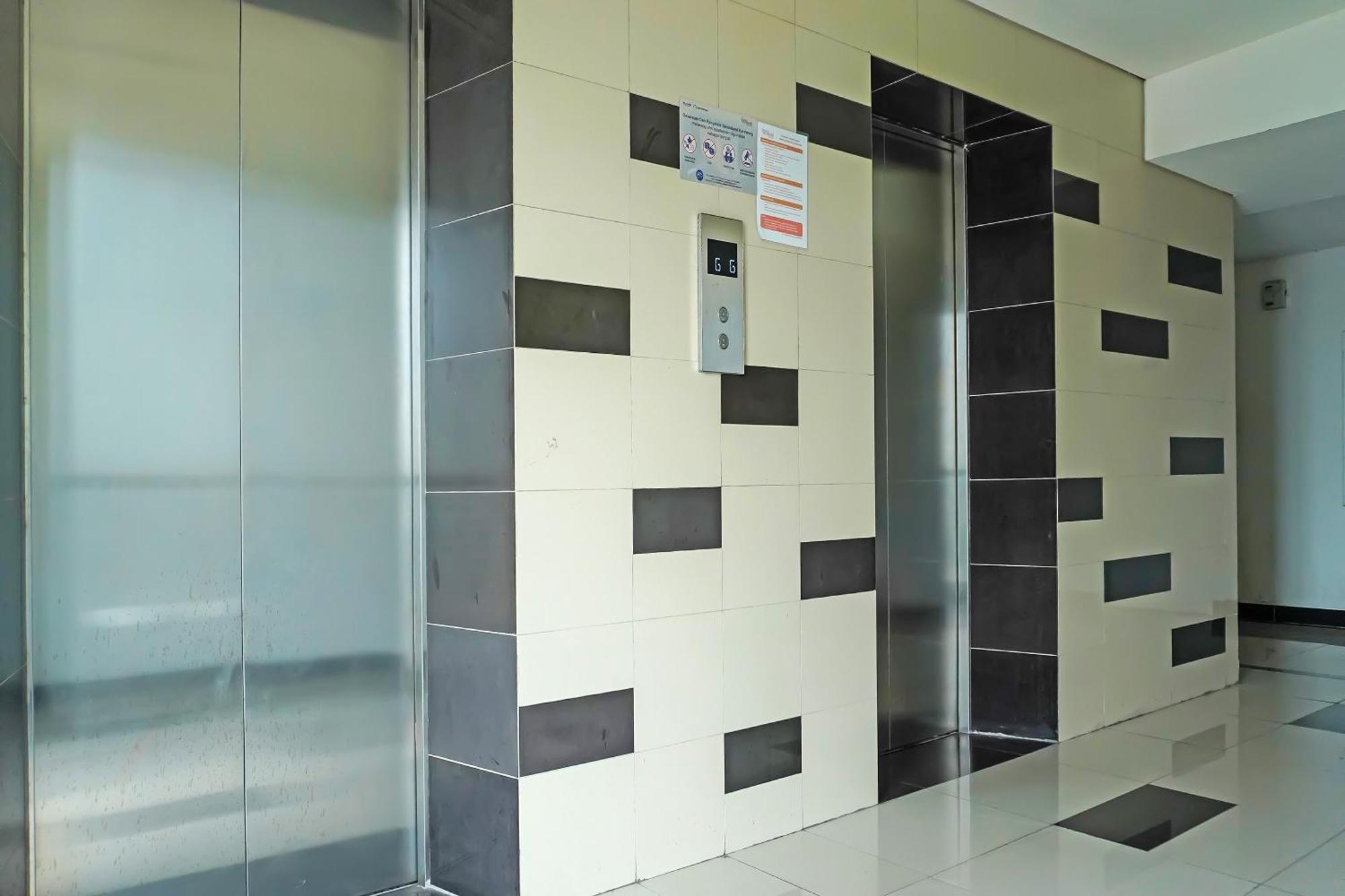 Oyo 90391 Gkitroom Karawang Kültér fotó